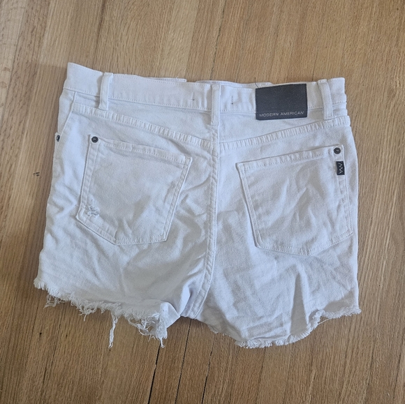 Good American white denim shorts - Picture 5 of 5